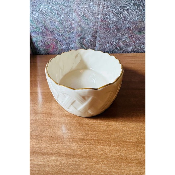 Vintage 8” oval bowl lattice collection by Lenox - Picture 2 of 10